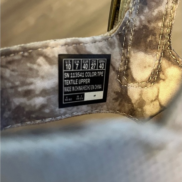 Bob from Skechers Memory Foam Canvas Sandals Velcro Ankle Straps - Picture 3 of 8